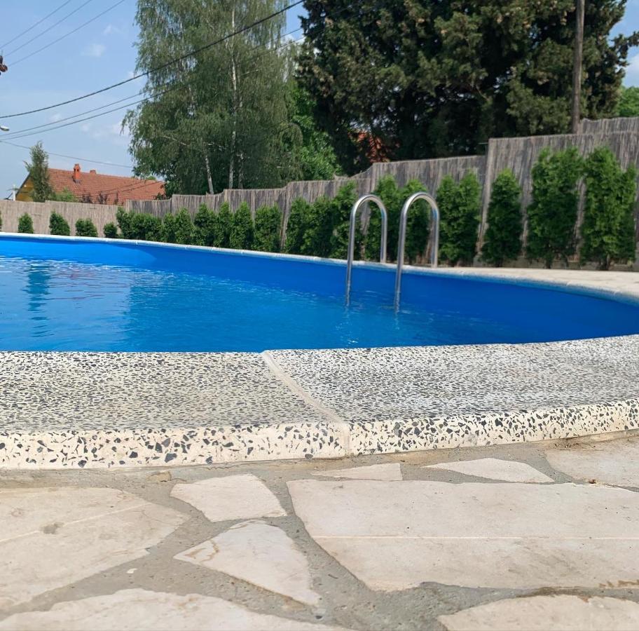 Mika'S Poolhouse Βίλα Βελιγράδι Εξωτερικό φωτογραφία