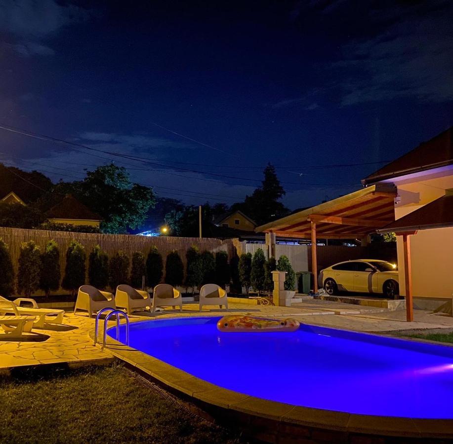 Mika'S Poolhouse Βίλα Βελιγράδι Εξωτερικό φωτογραφία