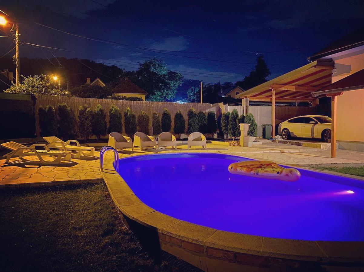 Mika'S Poolhouse Βίλα Βελιγράδι Εξωτερικό φωτογραφία