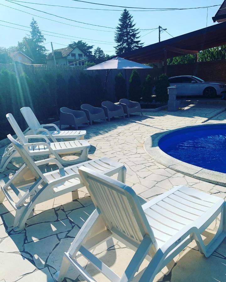 Mika'S Poolhouse Βίλα Βελιγράδι Εξωτερικό φωτογραφία