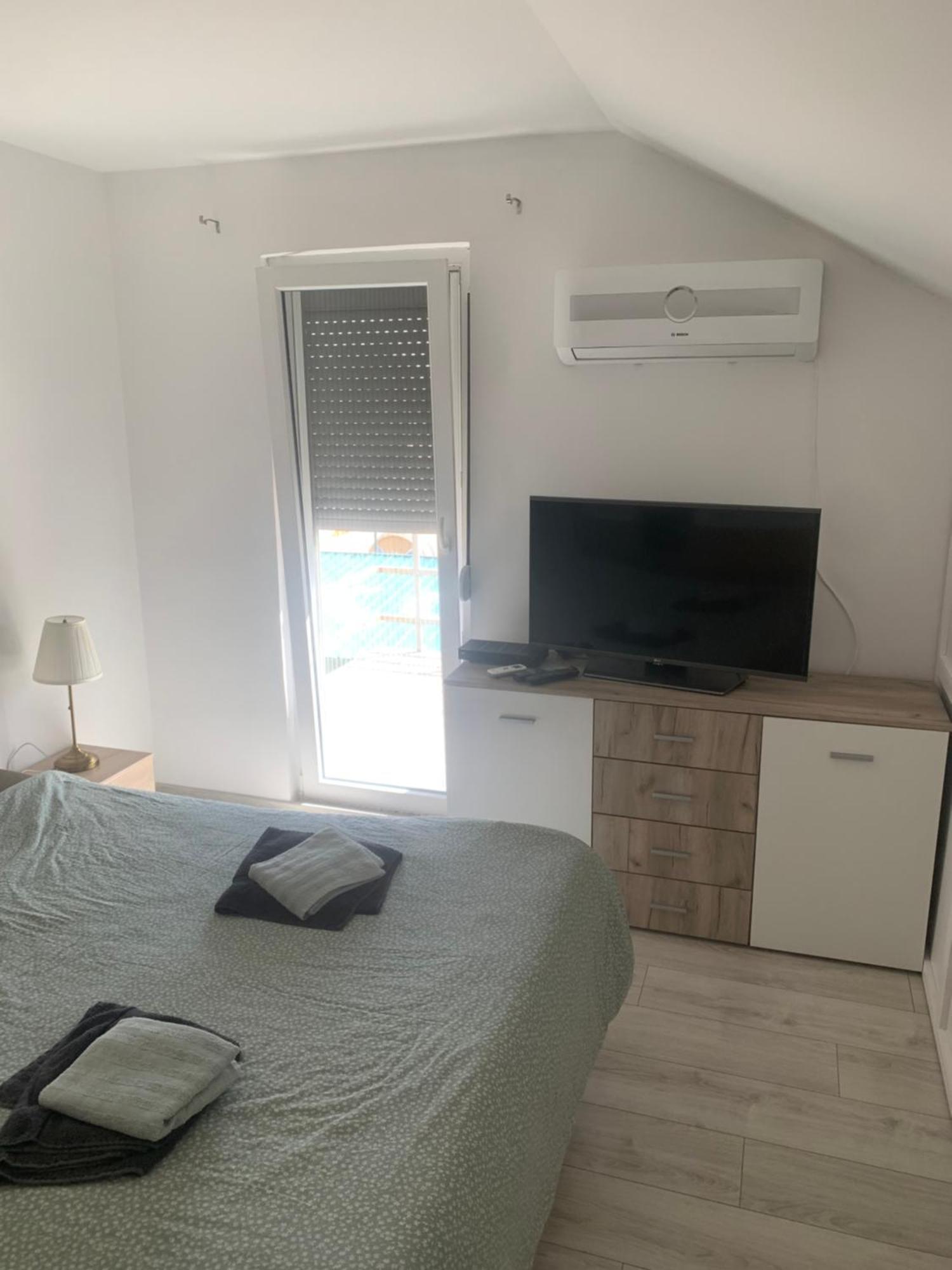 Mika'S Poolhouse Βίλα Βελιγράδι Εξωτερικό φωτογραφία